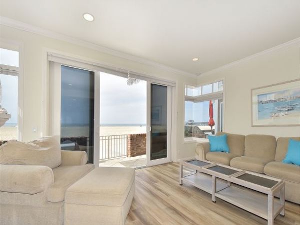 Newport Beach Home 991100