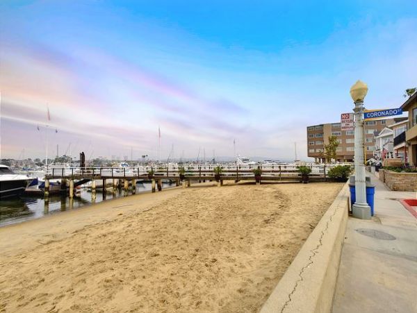 Newport Beach Home 991103