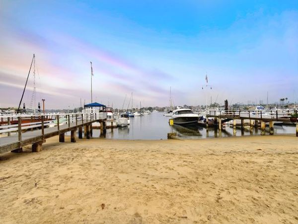 Newport Beach Home 991103