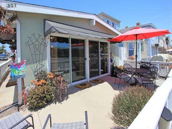 New Port Beach Local Charm & A Value Price Vacation Home