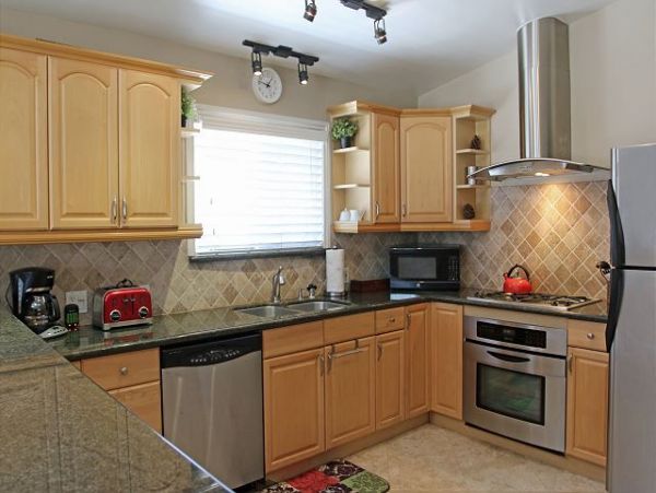 New Port Beach Local Charm & A Value Price Vacation Home