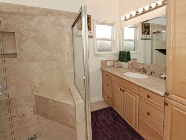 New Port Beach Local Charm & A Value Price Vacation Home