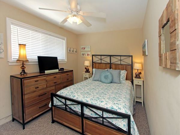 New Port Beach Local Charm & A Value Price Vacation Home
