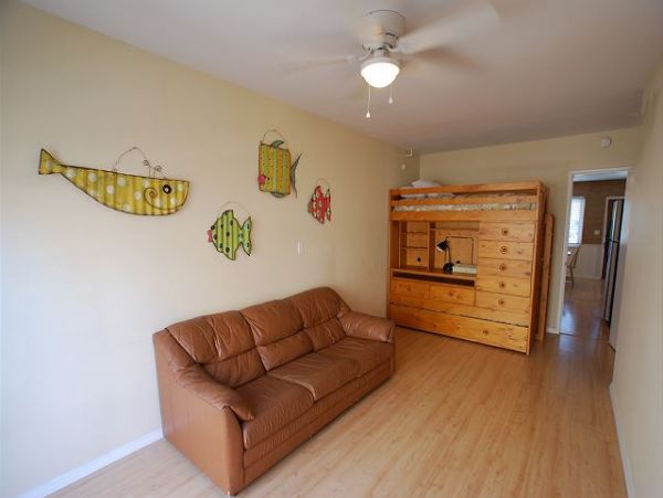 Newport Beach Home 991105
