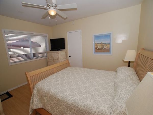 Newport Beach Home 991105