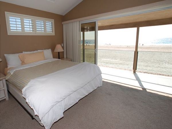 Newport Beach Home 991106
