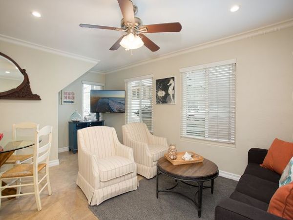 Newport Beach Home 991107