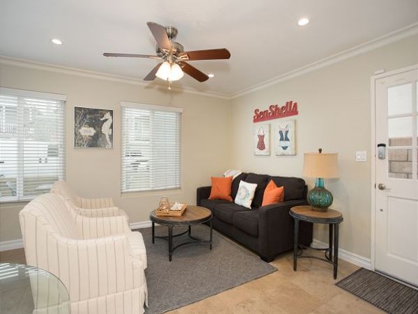 Newport Beach Home 991107
