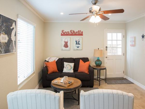 Newport Beach Home 991107