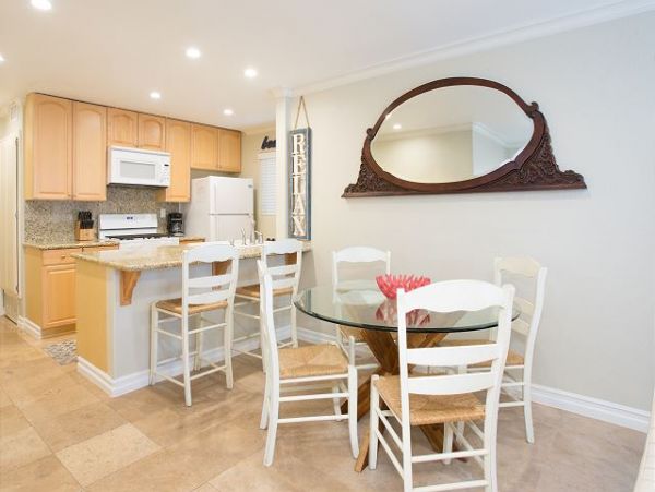 Newport Beach Home 991107