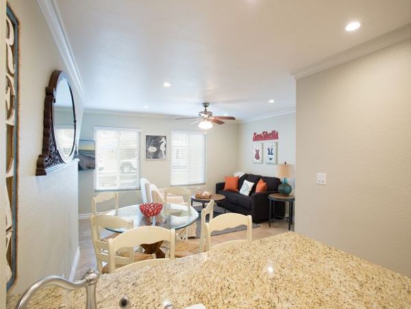 Newport Beach Home 991107