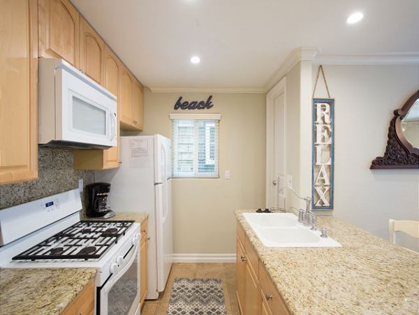 Newport Beach Home 991107