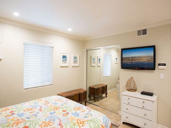 Newport Beach Home 991107