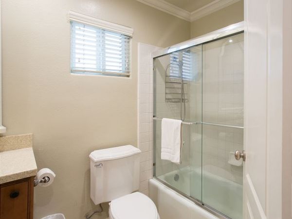 Newport Beach Home 991107