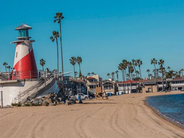 Newport Beach Home 991107
