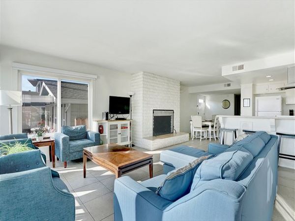 Newport Beach Home 991108