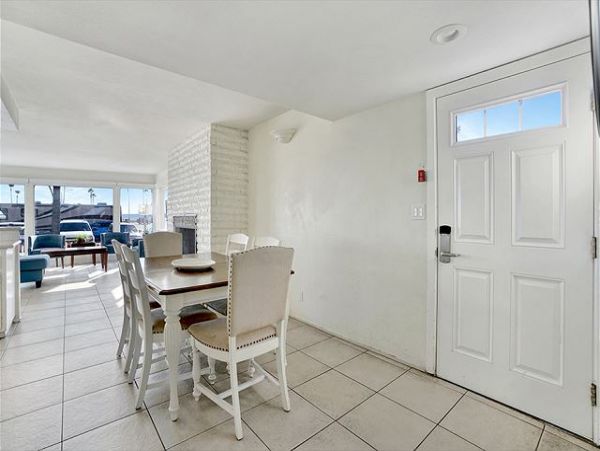 Newport Beach Home 991108