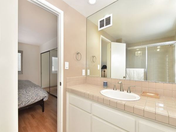 Newport Beach Home 991108