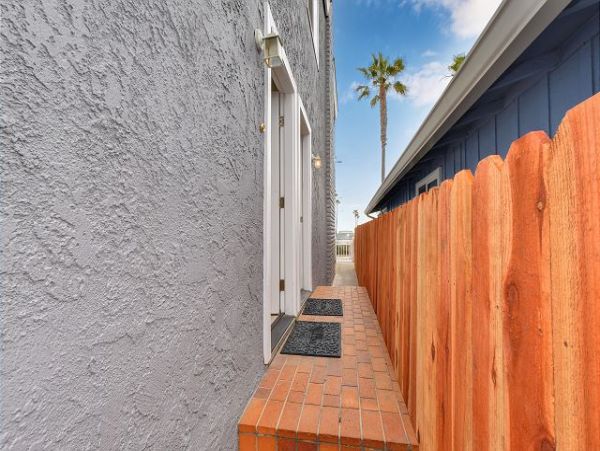 Newport Beach Home 991108