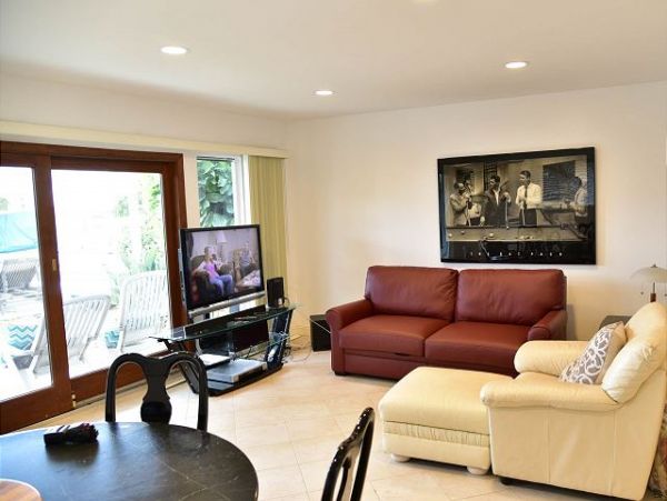 Newport Beach Home 991113