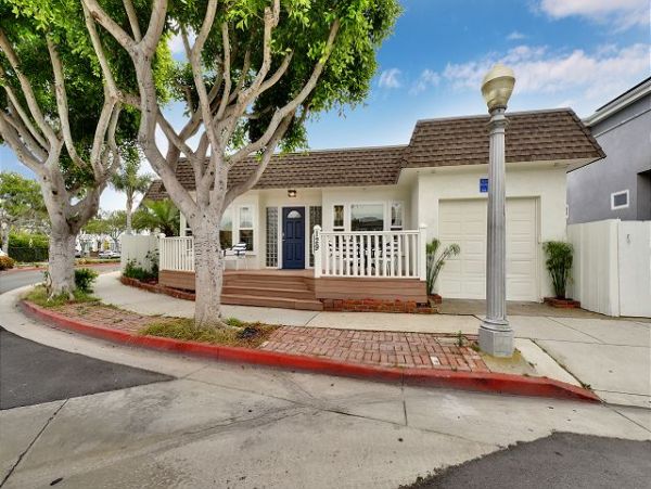 Newport Beach Home 991115