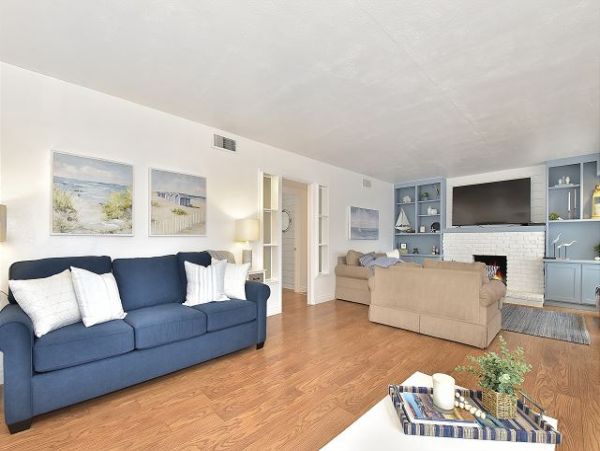 Newport Beach Home 991115