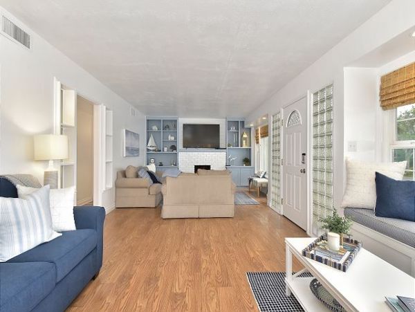 Newport Beach Home 991115