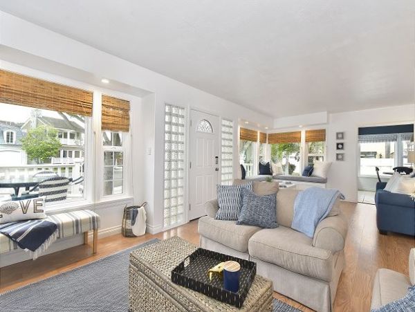 Newport Beach Home 991115