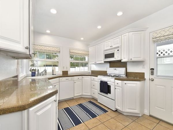 Newport Beach Home 991115