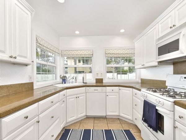 Newport Beach Home 991115