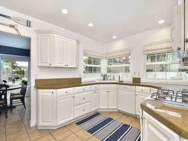 Newport Beach Home 991115