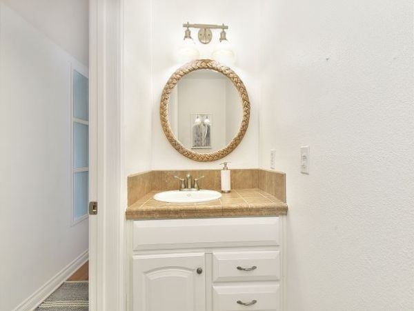 Newport Beach Home 991115