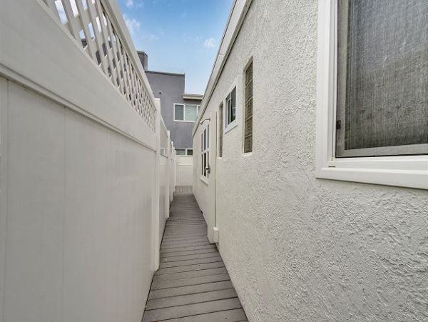 Newport Beach Home 991115
