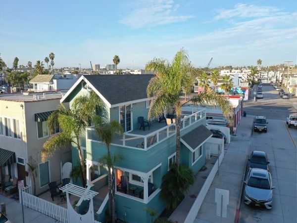 Newport Beach Home 991116