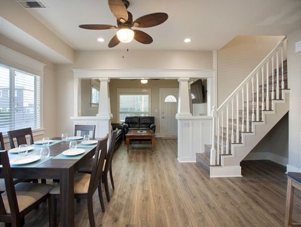 Newport Beach Home 991116