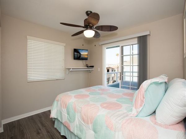 Newport Beach Home 991116