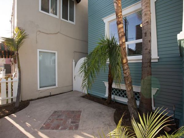 Newport Beach Home 991116