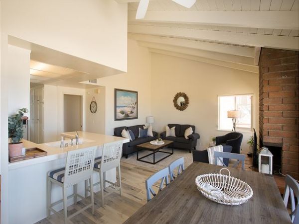 Newport Beach Home 991119