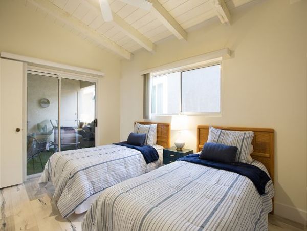 Newport Beach Home 991119