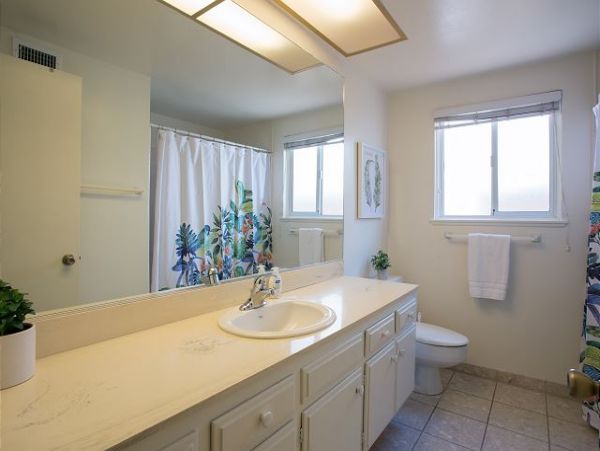 Newport Beach Home 991119