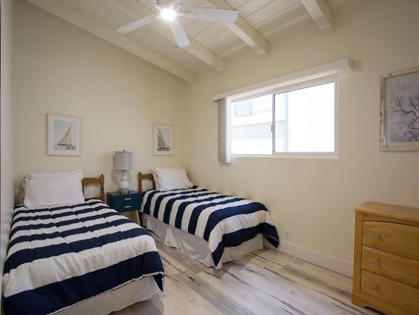 Newport Beach Home 991119