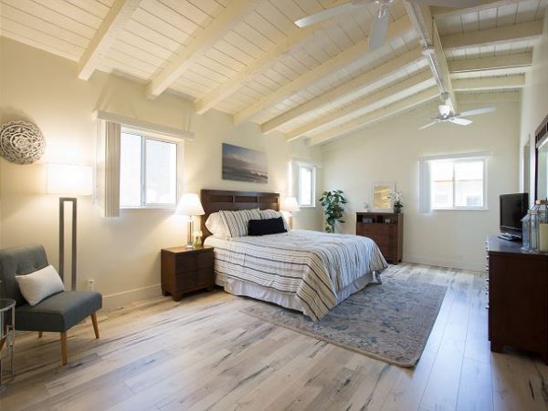 Newport Beach Home 991119