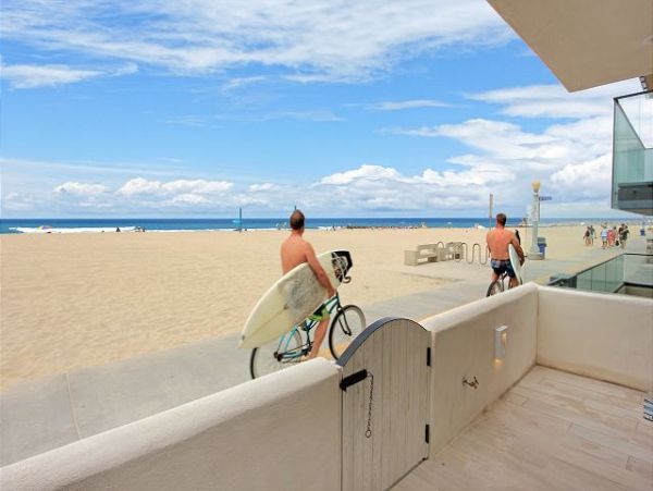Newport Beach Home 991120
