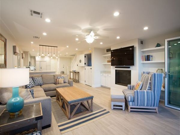Newport Beach Home 991120