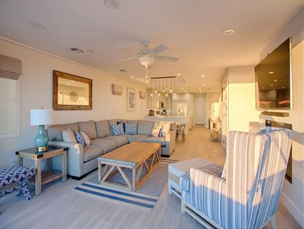 Newport Beach Home 991120