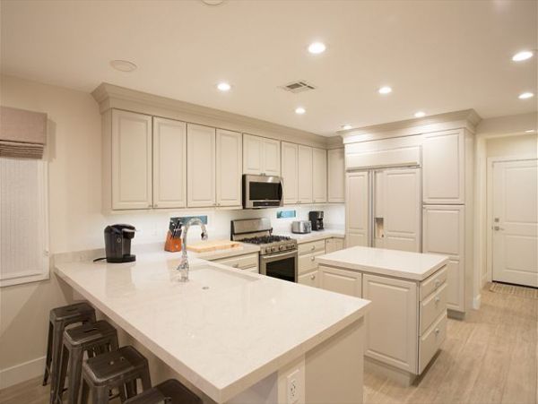 Newport Beach Home 991120