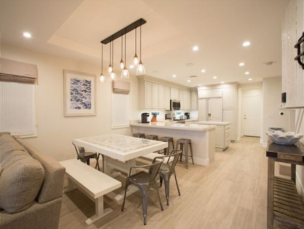 Newport Beach Home 991120