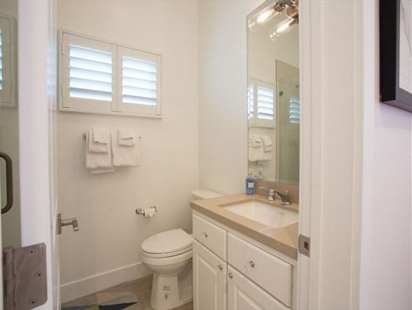 Newport Beach Home 991120