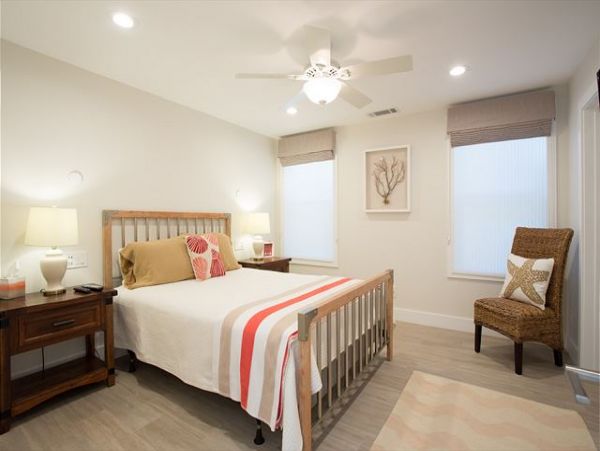Newport Beach Home 991120
