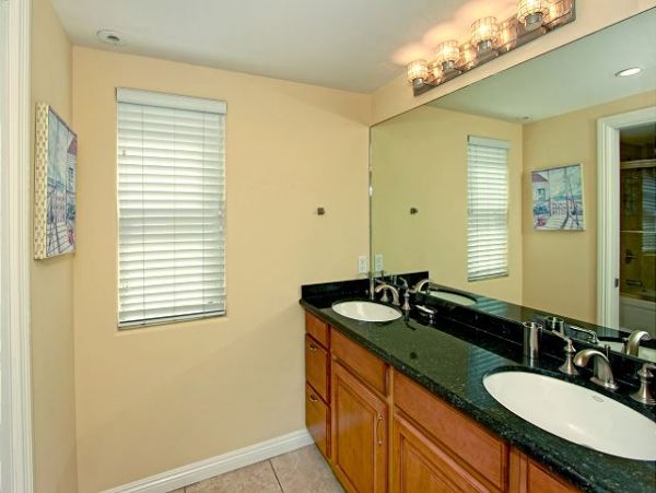 Newport Beach Home 991121